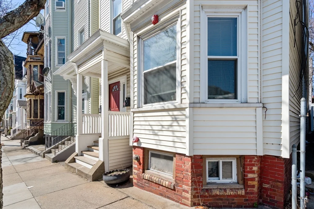 224 Lexington St, East Boston