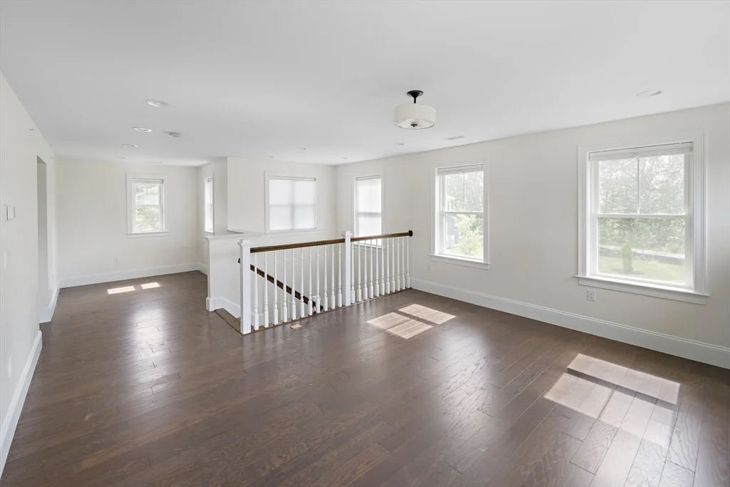 19 Lily Pond Ln, Lexington