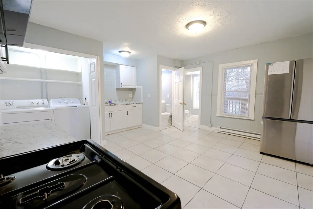 105 Clarendon St, Fitchburg