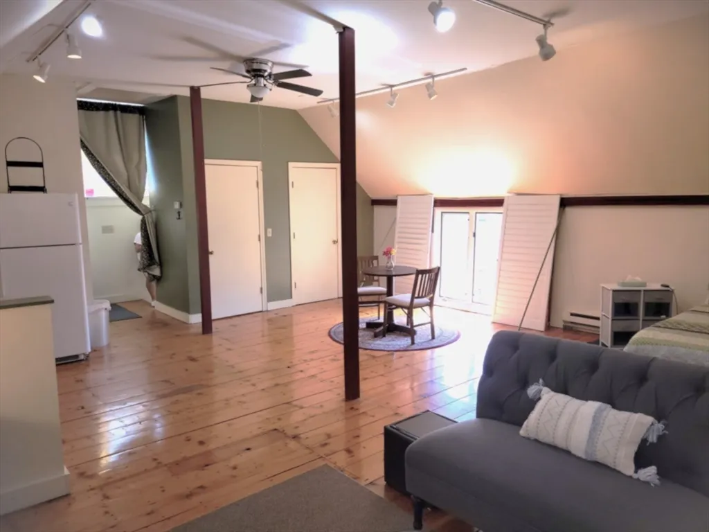 90 Orchard St, Leominster