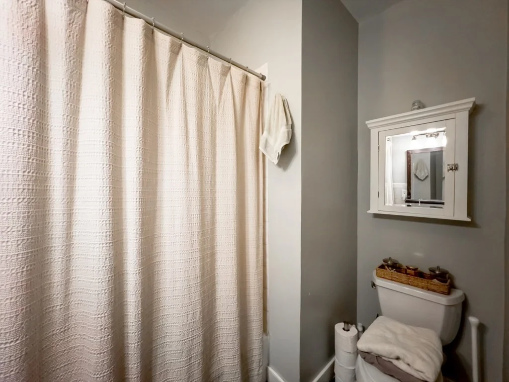 122 Day St, Jamaica Plain