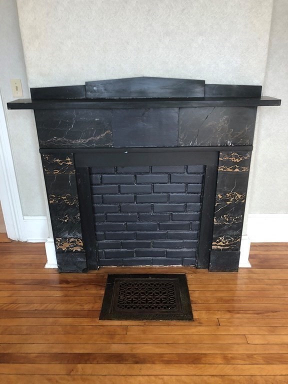 44 Hayden Rowe, Hopkinton