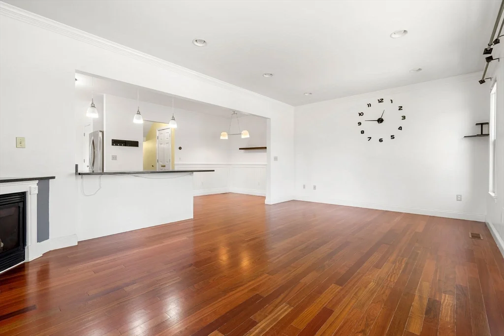157 Clay St, Wollaston