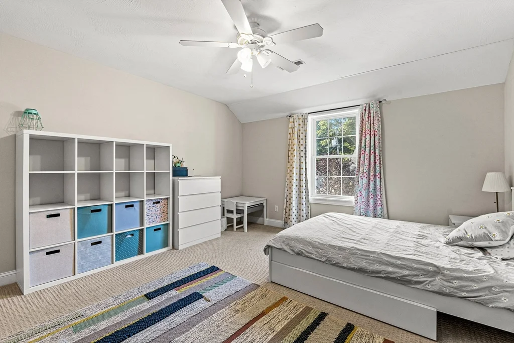 176 Washington St, Reading