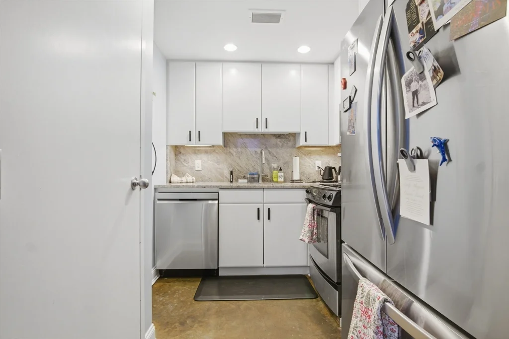 9 West Broadway, South Boston