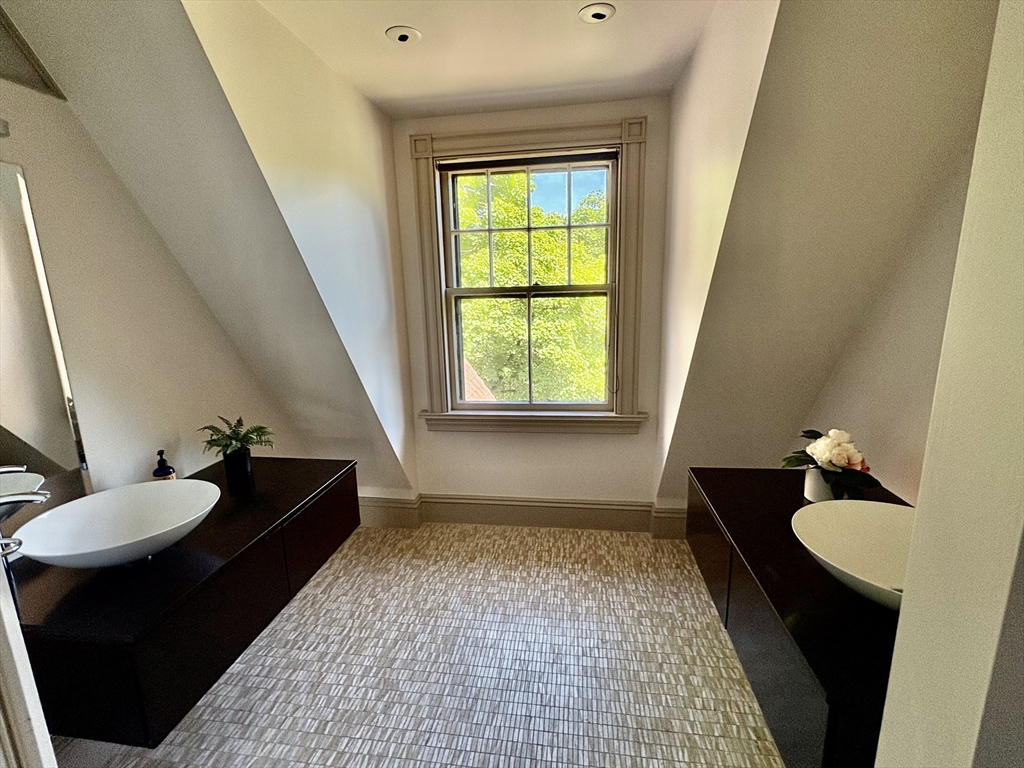 8 Trail St, West Cambridge