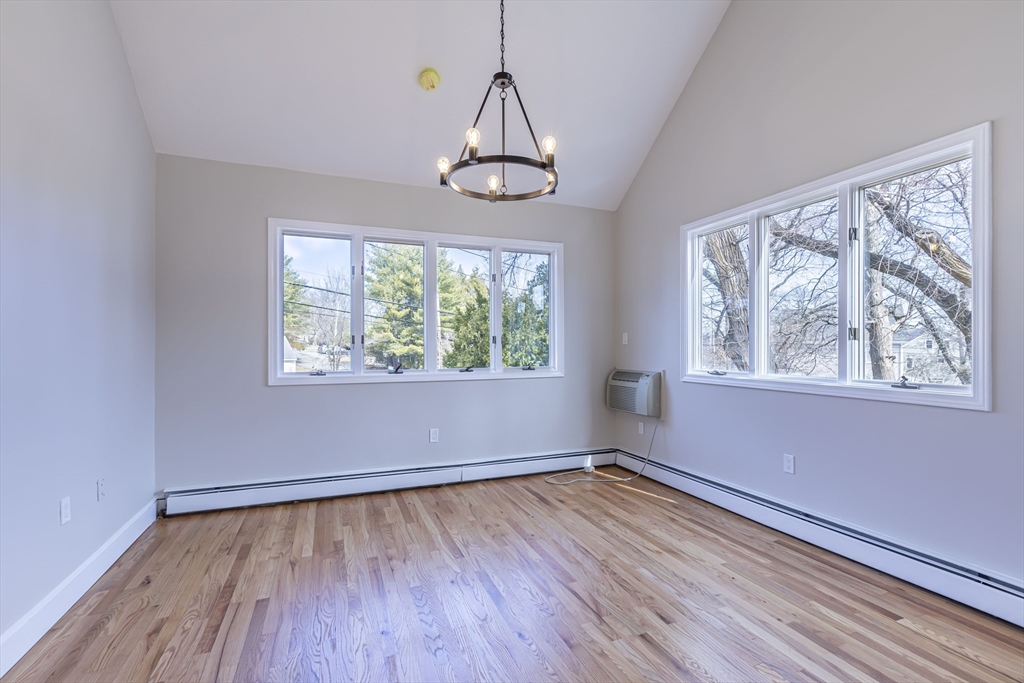 270 Cross St, Winchester