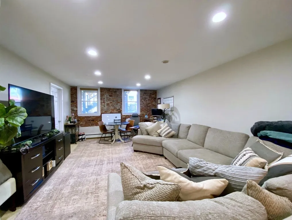 512 East 3rd St, South Boston