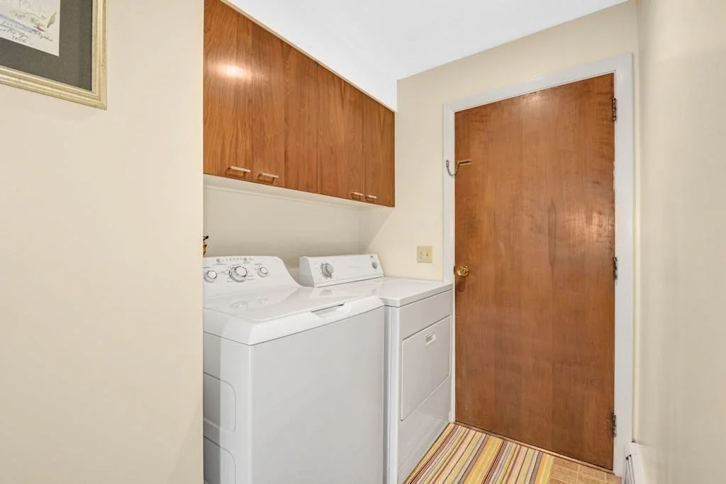 4 Upland Ave, Shrewsbury