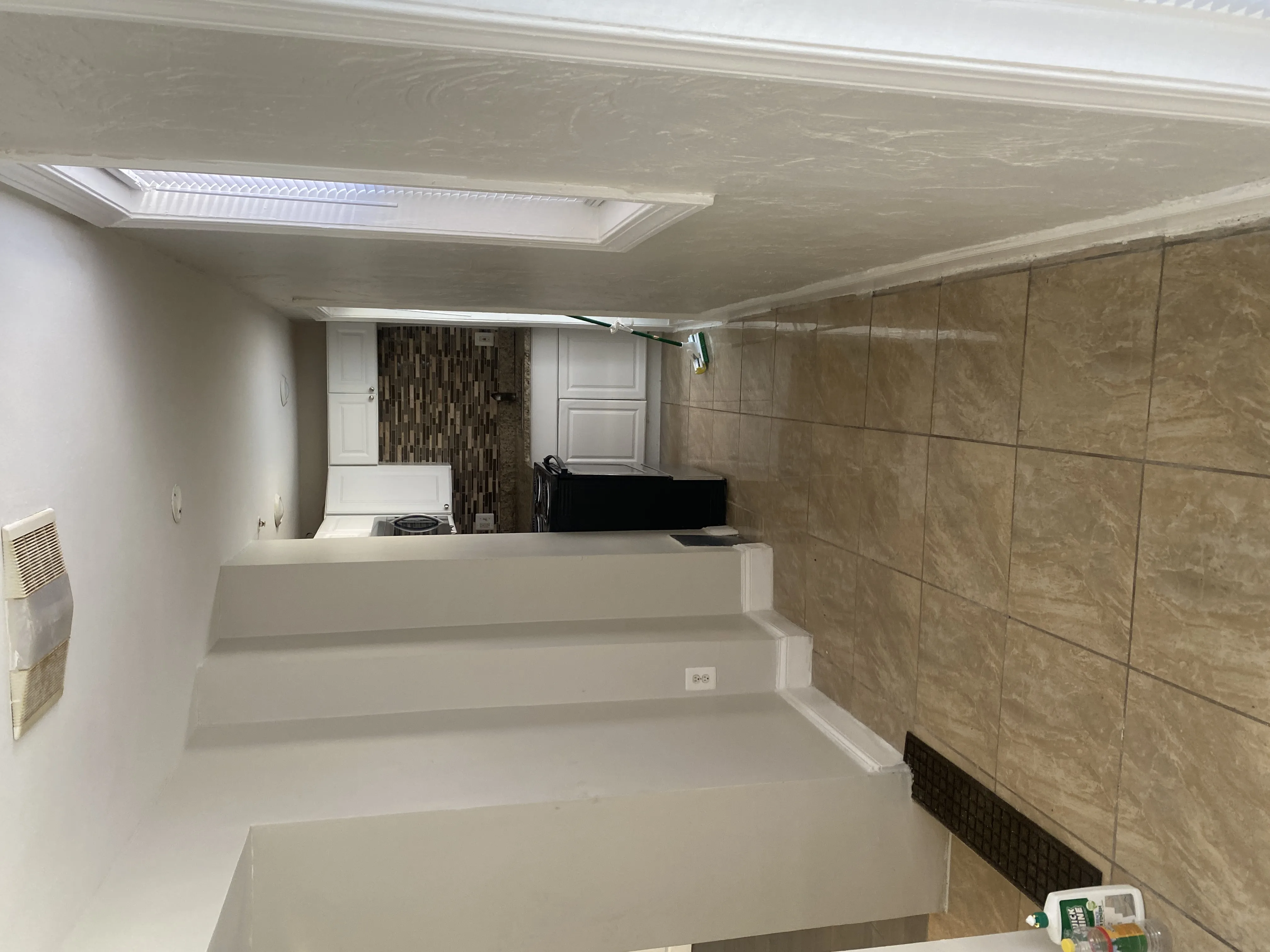 32 Hinckley St, Magoun Square