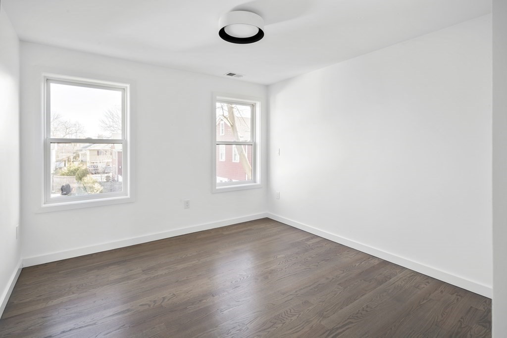 70 Walker St, Newtonville