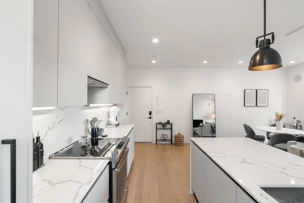 75 W Broadway, South Boston