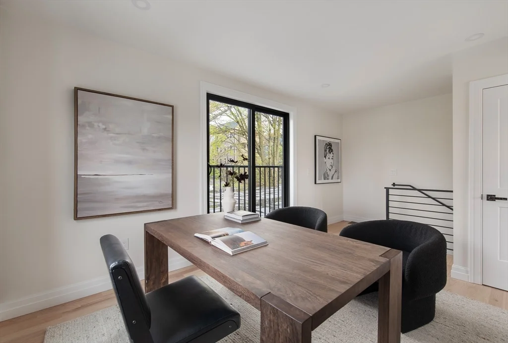 72 Hyde Park Ave, Jamaica Plain