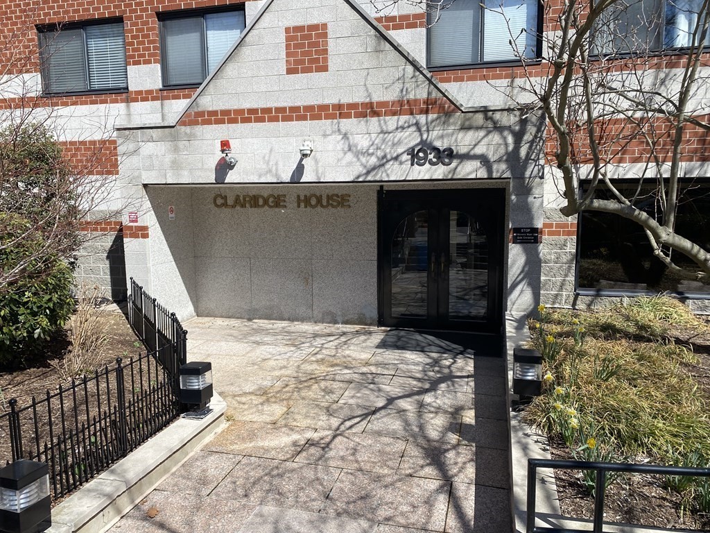 1933 Commonwealth Ave, Brighton