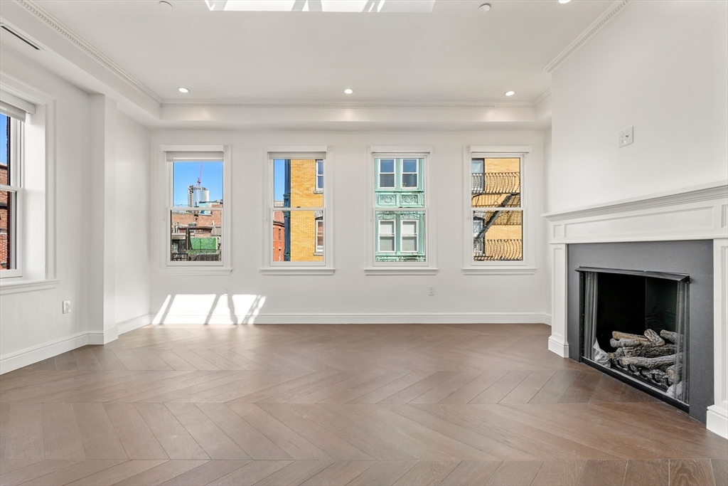 112 Myrtle, Beacon Hill