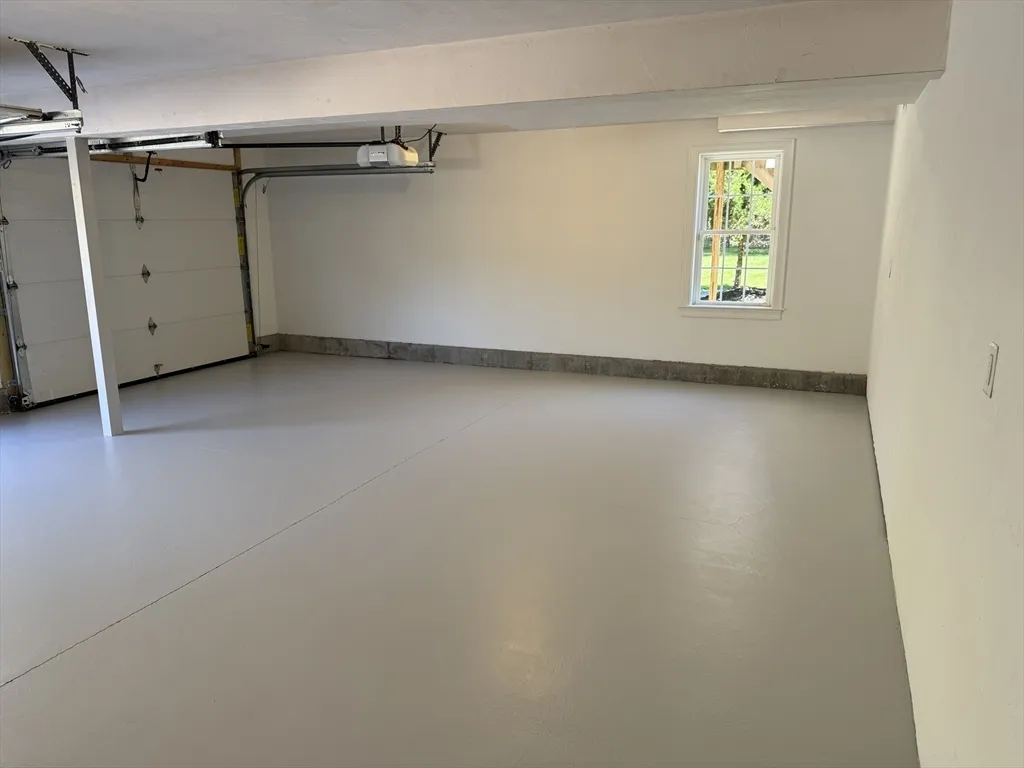 55 Wenham Rd, Carver