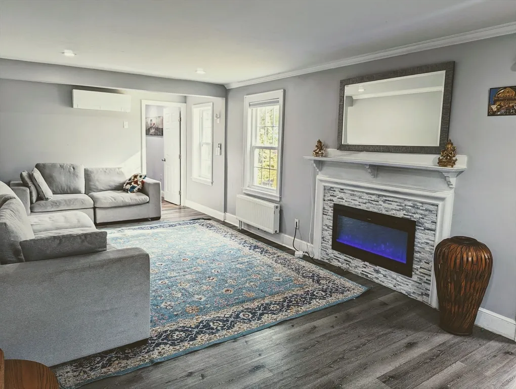 58 Hartford St, Natick