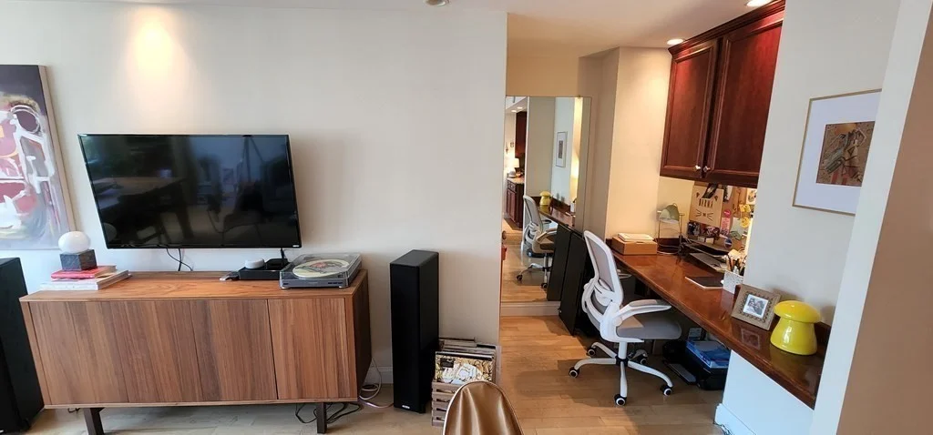 85 East India Row, Waterfront