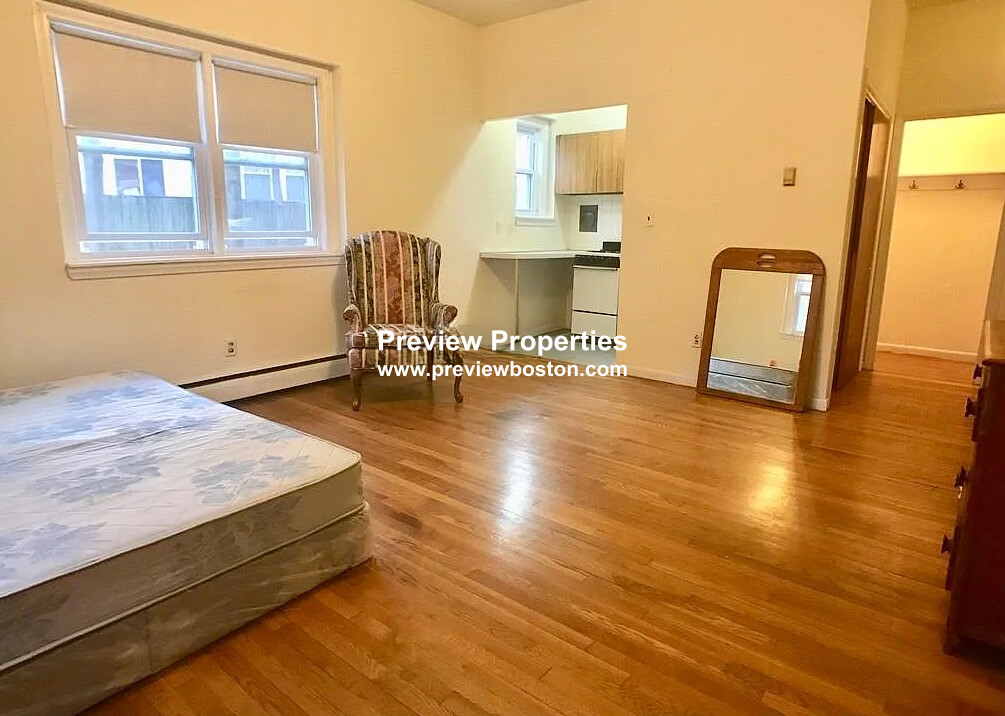 2018 Commonwealth Ave, Brighton