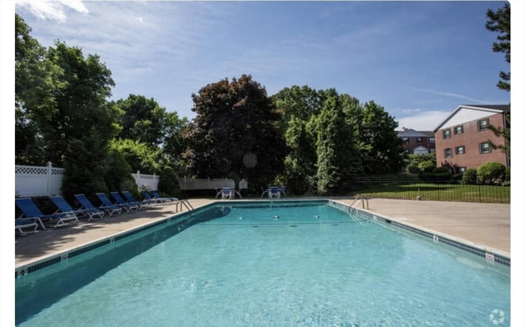 200 Bedford Rd, Woburn