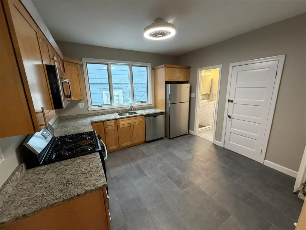 37-39 Belknap St, West Somerville