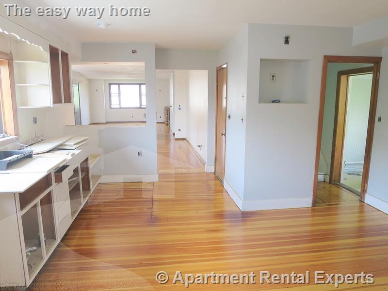 252 Harvard St, Tufts