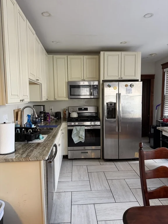 68 Thomas Park, South Boston