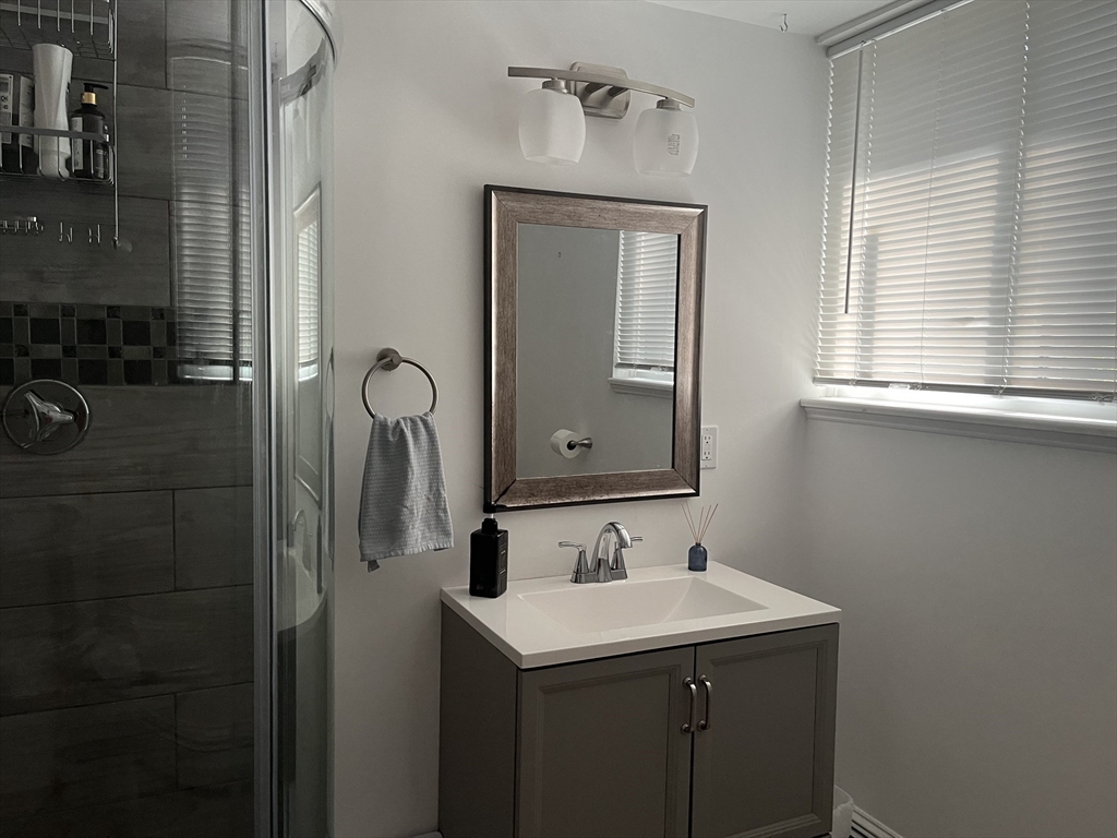 16 Foster Rd, Lexington