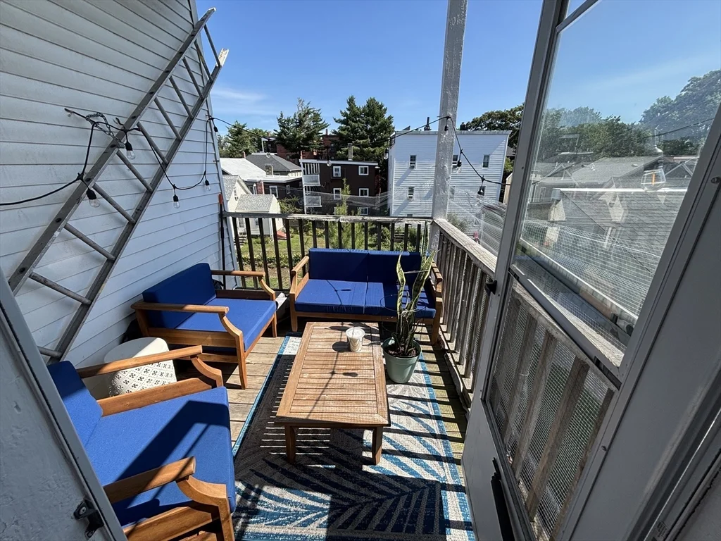 106 Pine St, Central Square