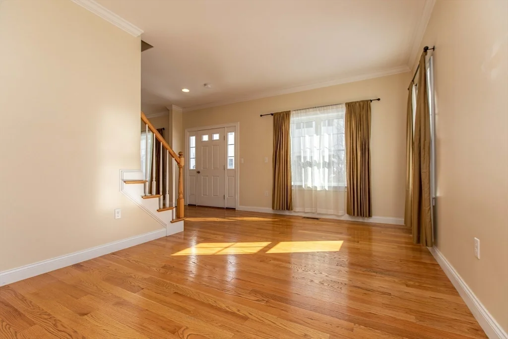 8 Summer Hill Circle, Arlington