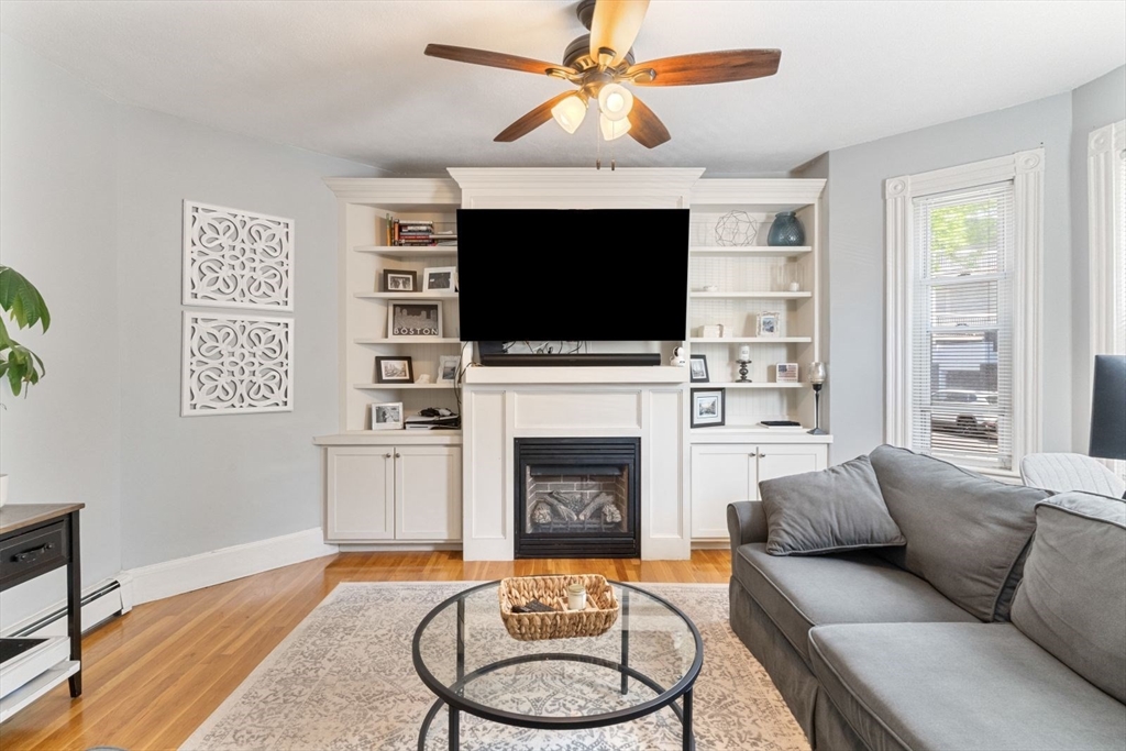 642 E 8th St, South Boston