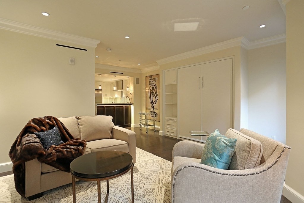 275 Marlborough St, Back Bay