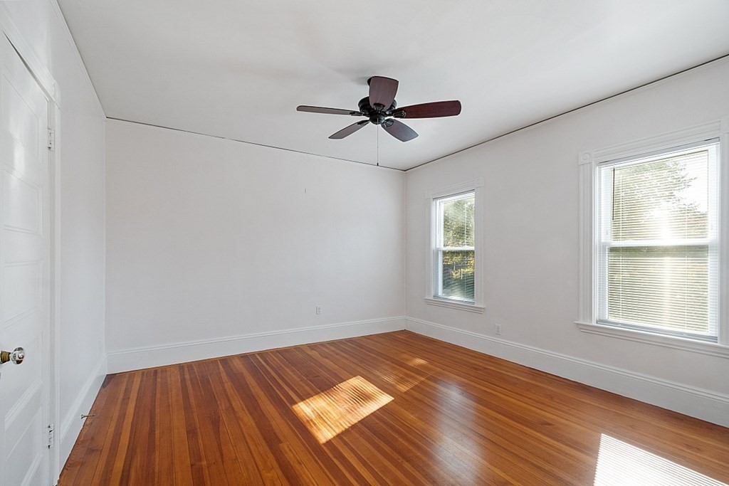 733 Hale St, Beverly Farms