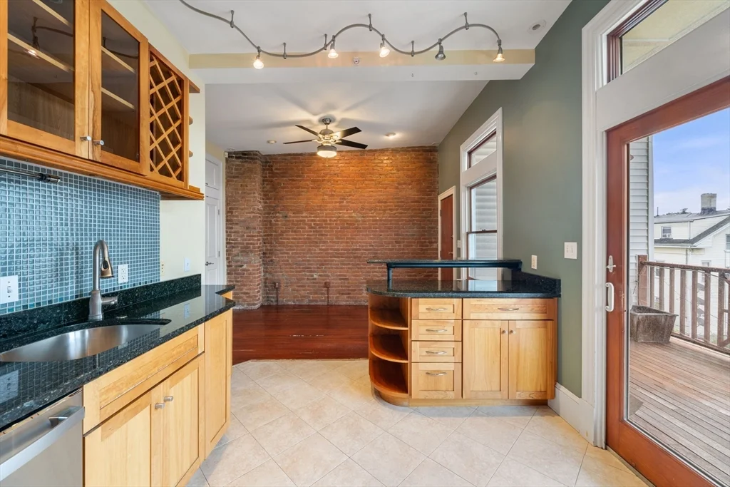 118 Perkins St, East Somerville