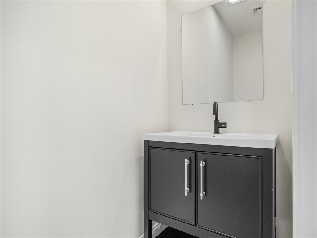 48 Woodward, South Boston