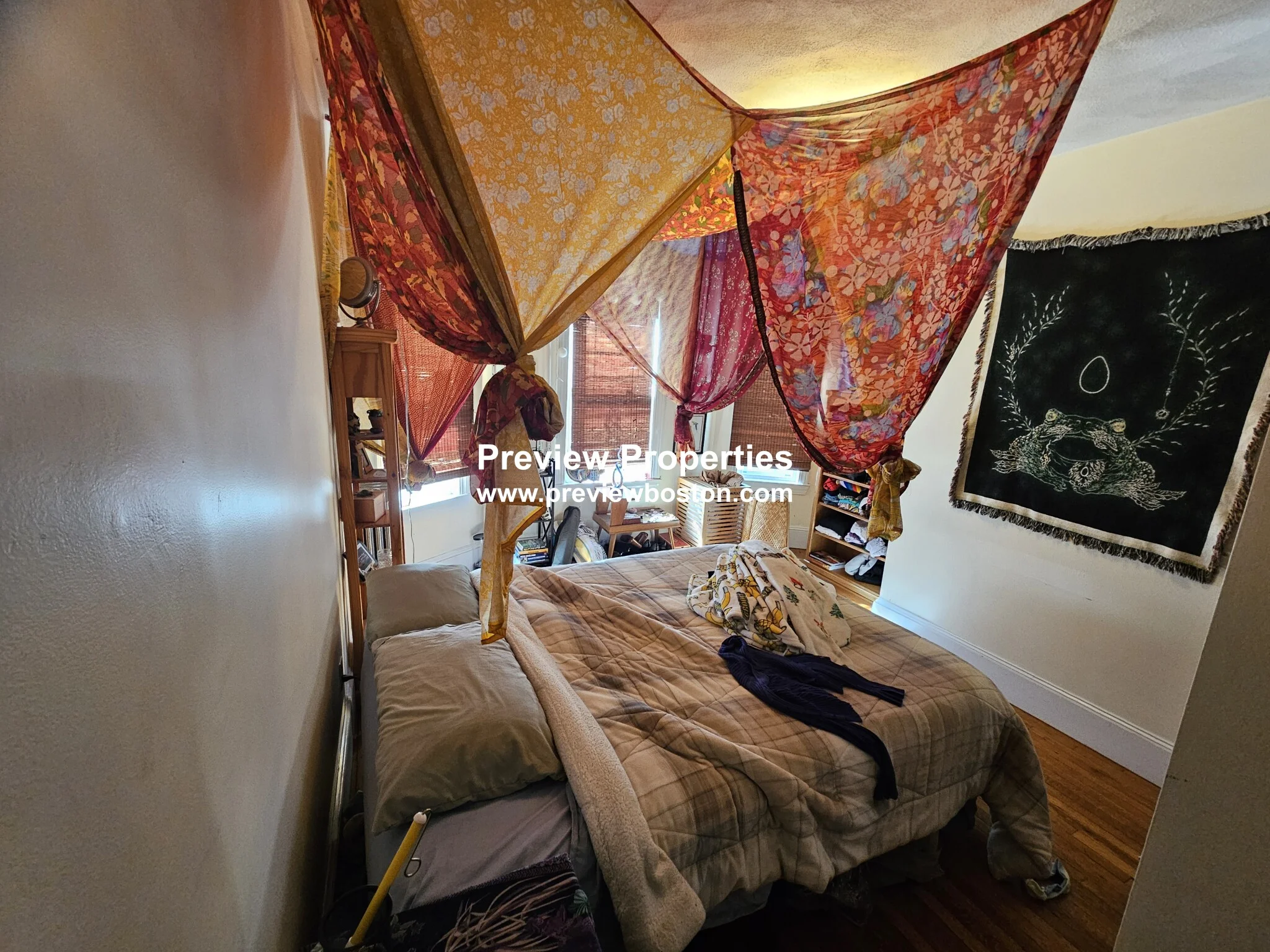 18 Fairbanks St, Oak Square