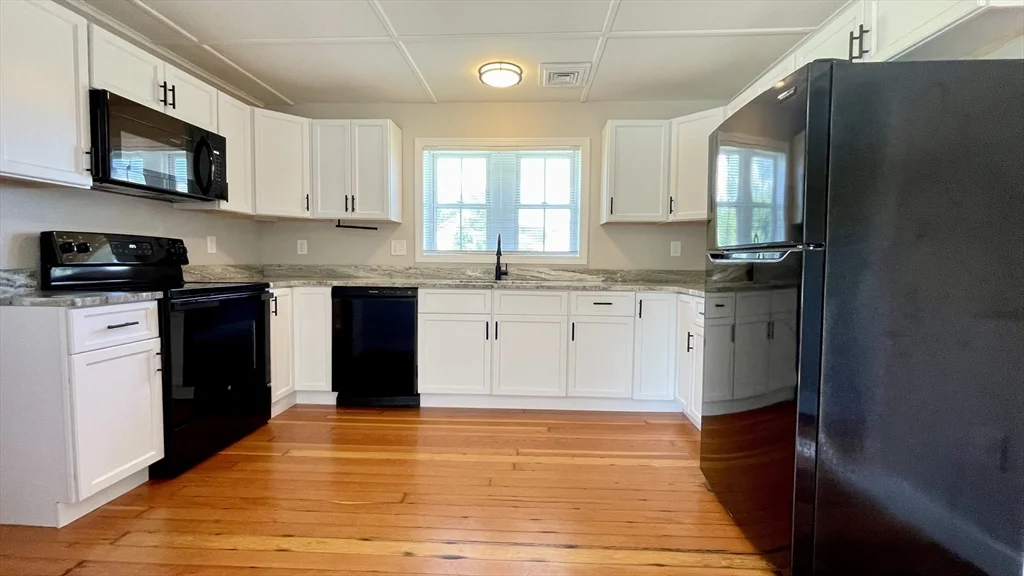 61 Hastings Rd, Southwick