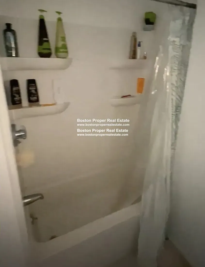 64 Hemenway St, Fenway