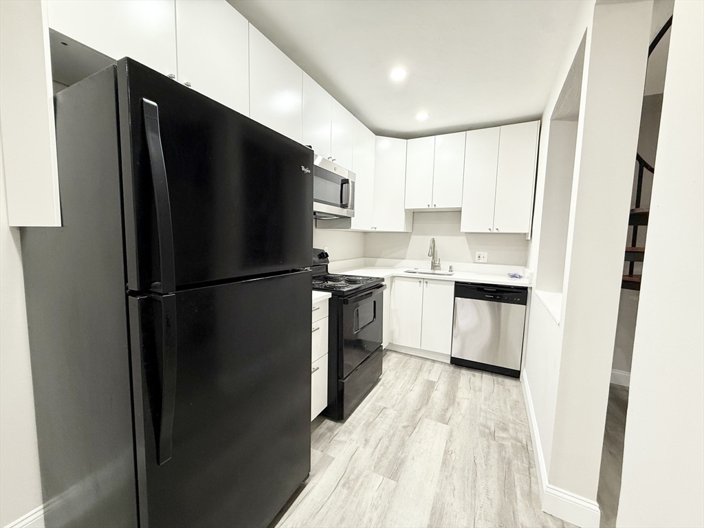 15 Ruggles St, Roxbury