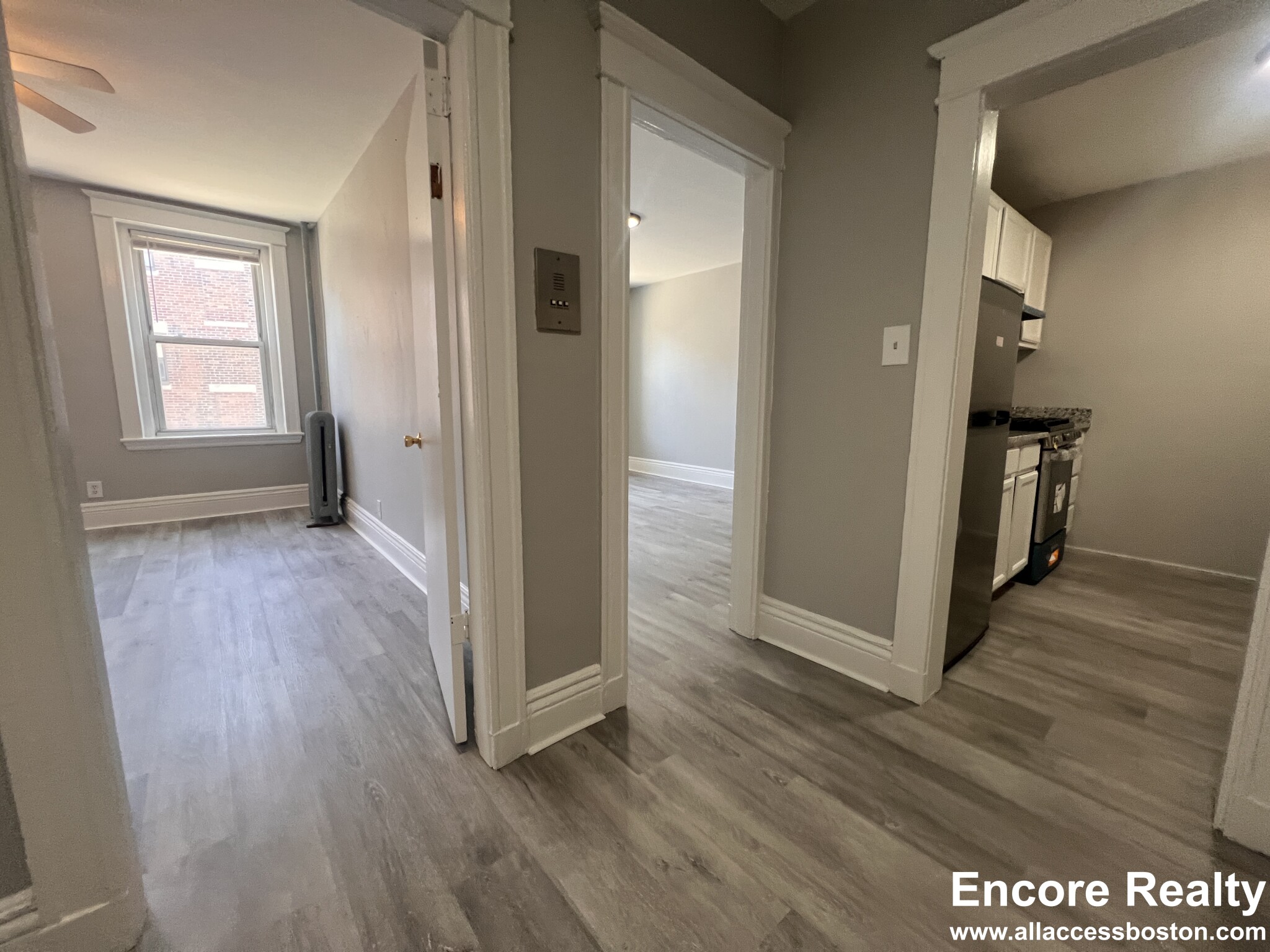 376 Riverway, Mission Hill