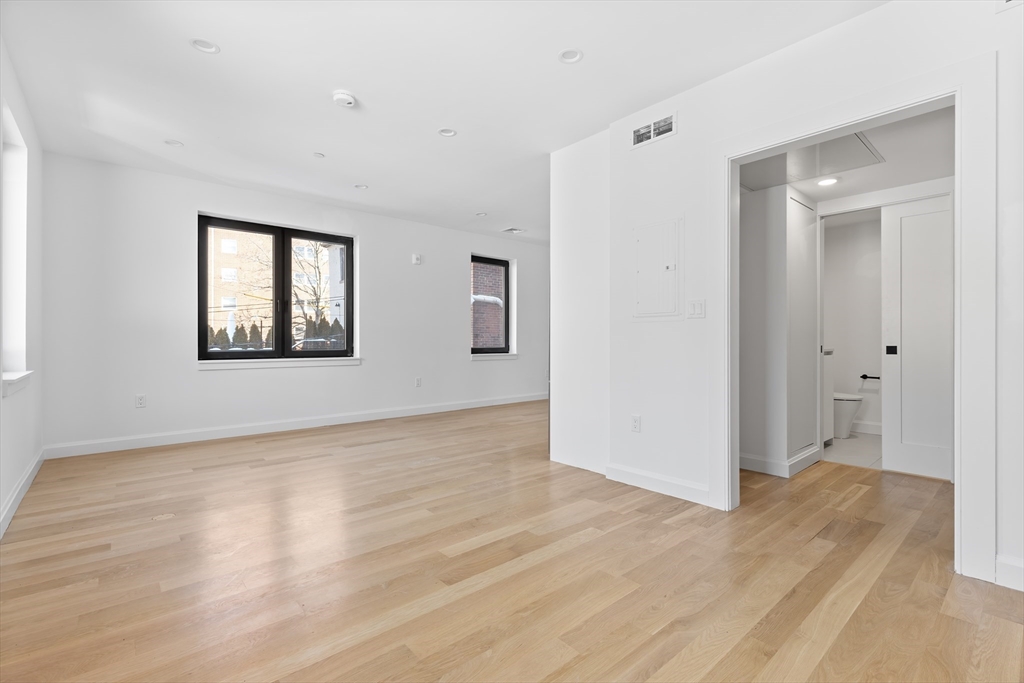 1618 Beacon St, Brookline