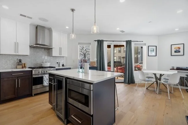 946 Saratoga St, East Boston