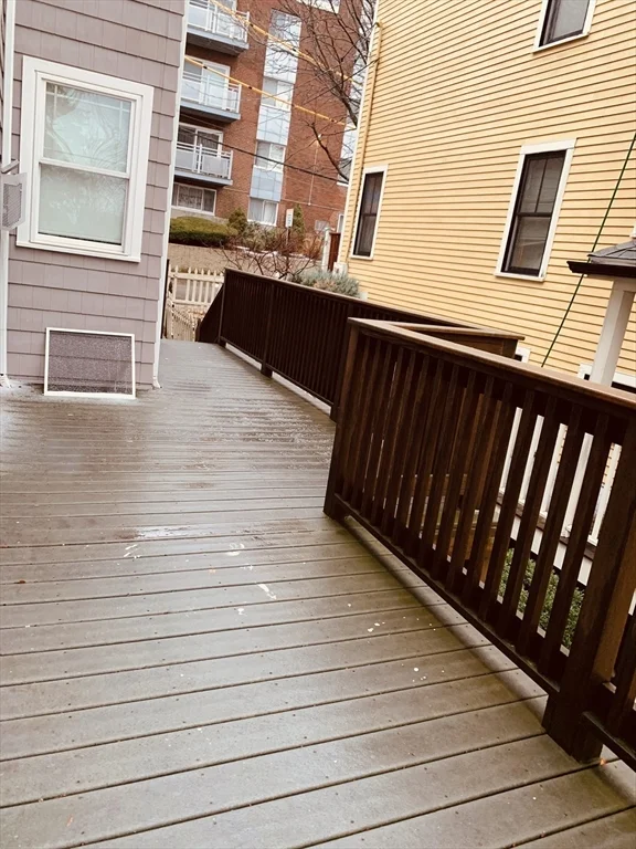 27 Iroquois, Mission Hill