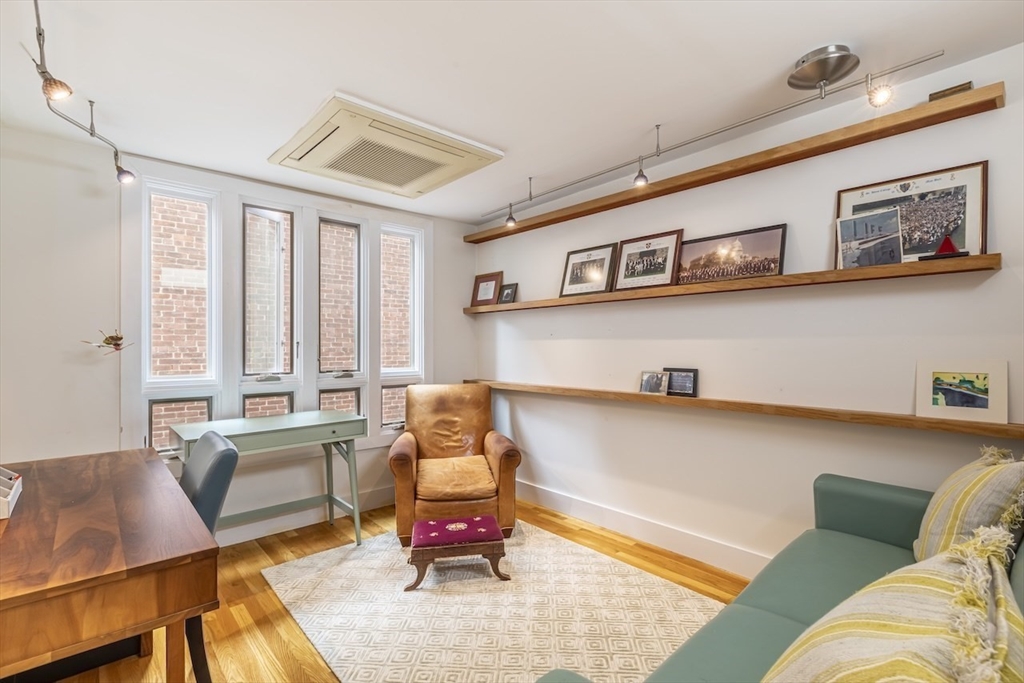 54 Trowbridge, Mid-Cambridge