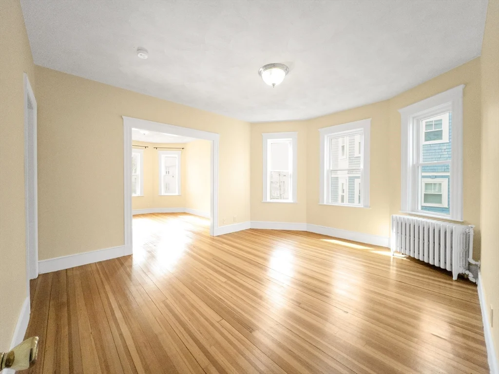 24 Montvale St, Roslindale