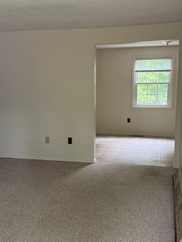 607 Flat Hill Rd, Lunenburg