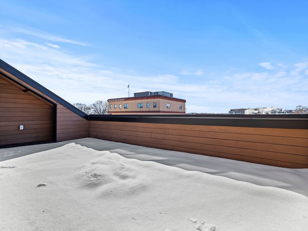 12 Deer St, Dorchester