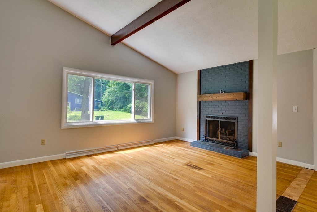 54 Blackmer Rd, Sudbury