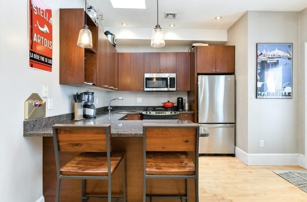 137-139 D St, South Boston