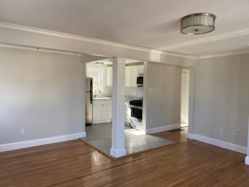 10 Bateman St, Roslindale